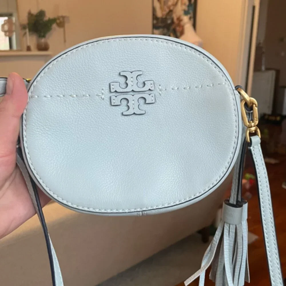 Tory Burch McGraw Leather Round Crossbody / Like New / Light Blue - Picture 2 of 11